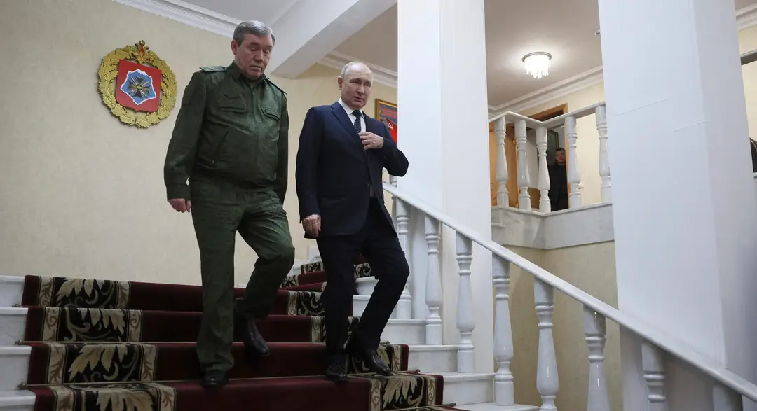 S Putinom sa stretol náčelník generálneho štábu ruských síl Valerij Gerasimov.