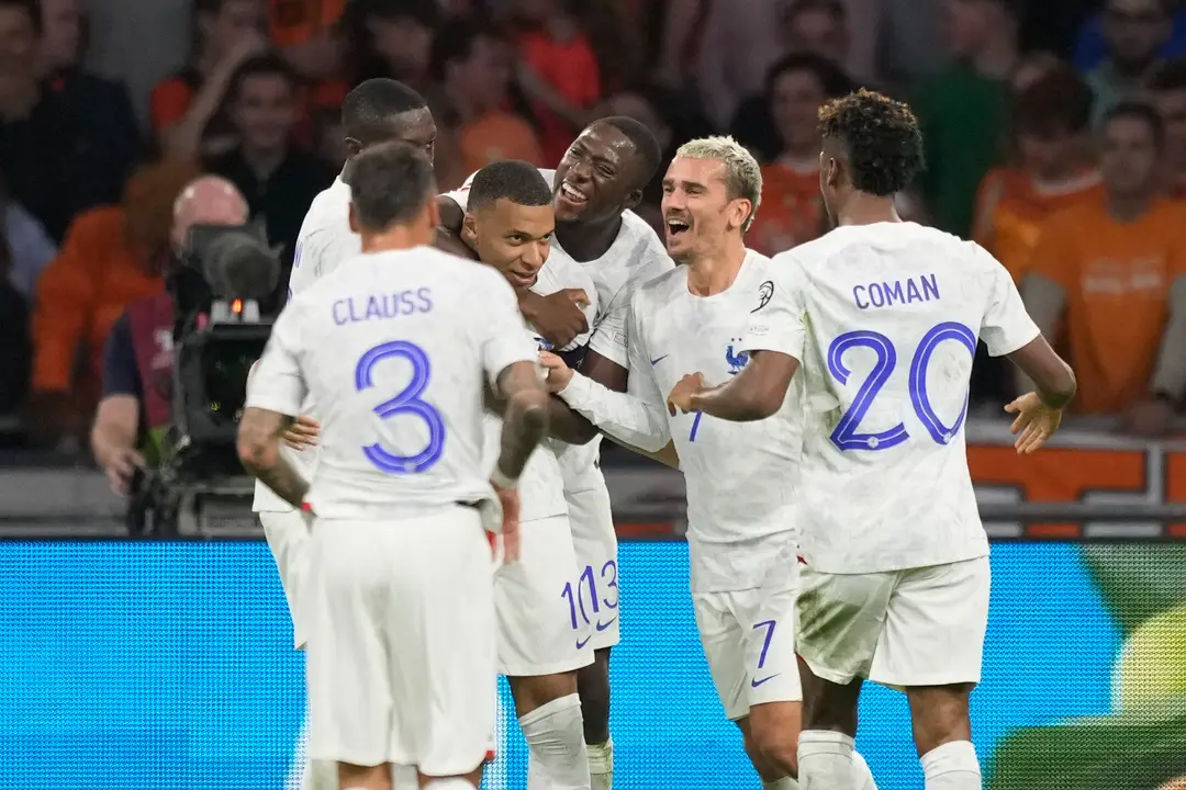 Francúzi oslavujú gól i postup na majstrovstvá
