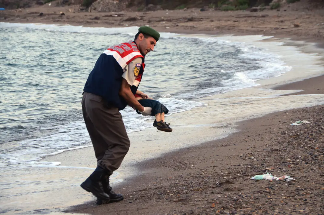 Telo mŕtveho chlapca našli na pláži v tureckom meste Bodrum