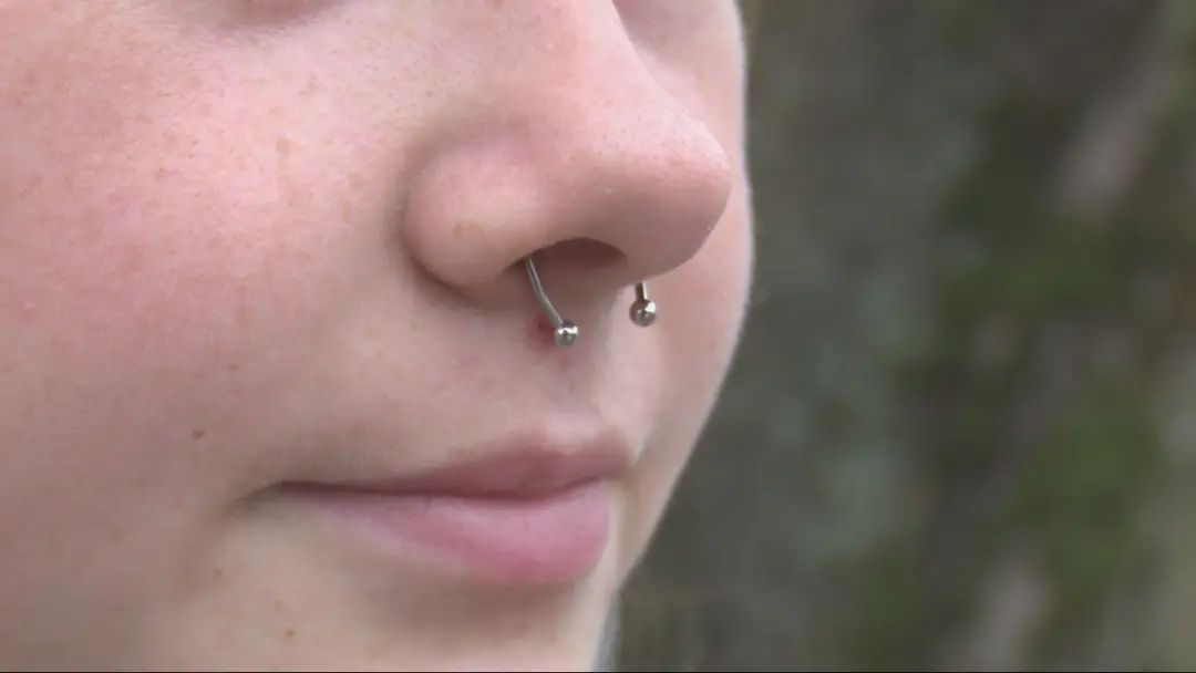 Magnetový piercing
