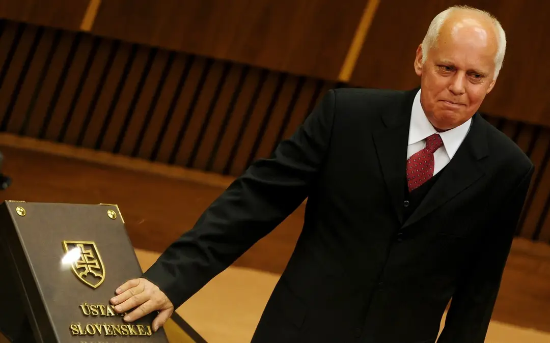 Ivan varga na archívnej snímke z roku 2010 počas skladania poslaneckého sľubu.