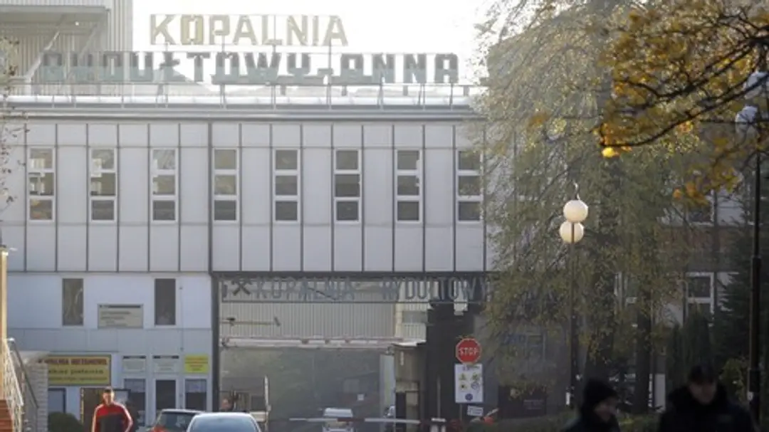Baňu v poľskom meste Rydultowy zasiahol silný otras. 