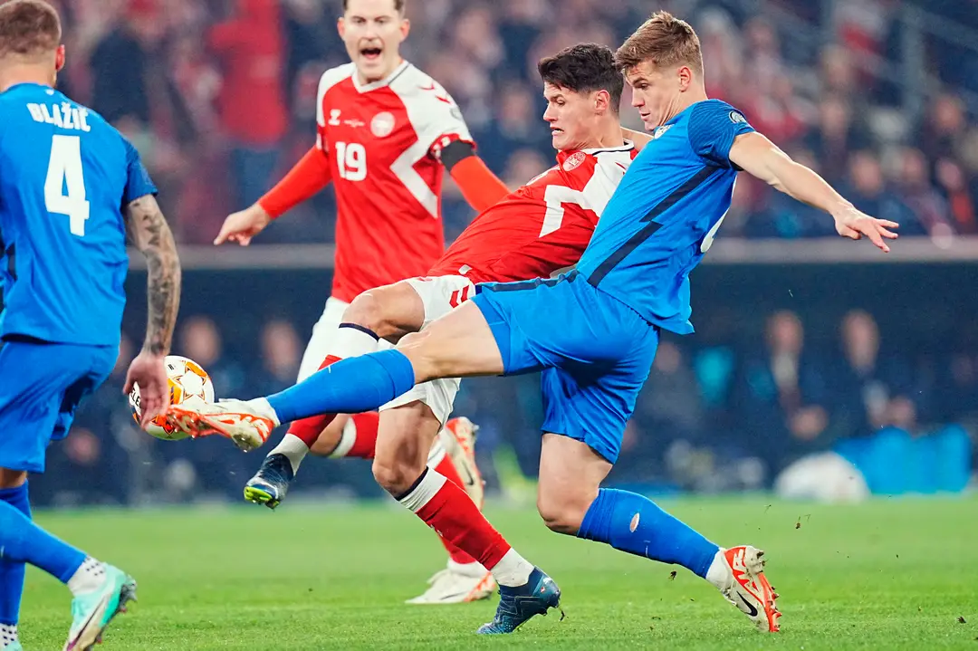 Dáni si v zápase proti Slovinsku zabezpečili postup.