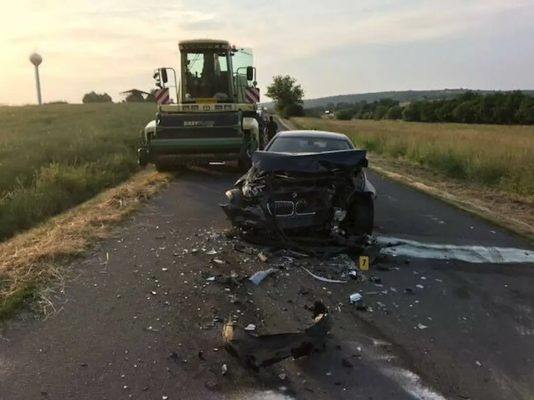 K tragickej dopravnej nehode došlo pri obce Hontianske Trsťany. 
