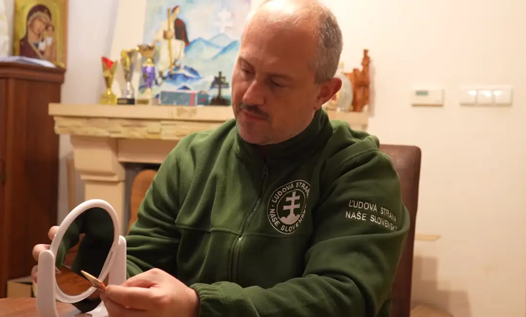 Marian Kotleba hľadá diabla v bankovkách
