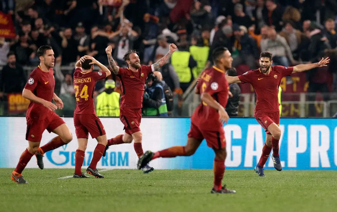 Nadšení hráči Barcelony po góle v dueli proti Barcelone v odvete štvrťfinále Ligy majstrov.