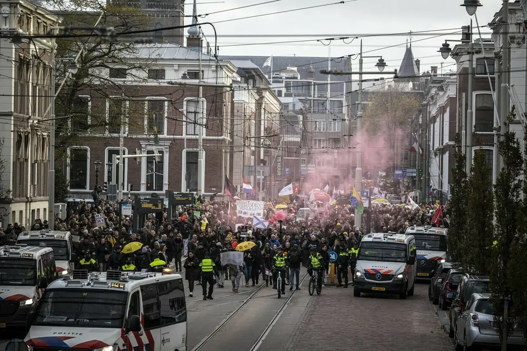 Protesty v Holandsku pre lockdown