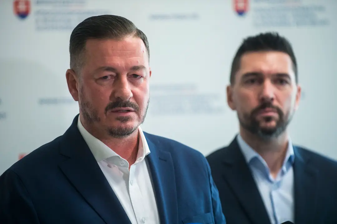 Na snímke vpravo minister pôdohospodárstva Richard Takáč a vľavo generálny riaditeľ PPA Jozef Kiss.