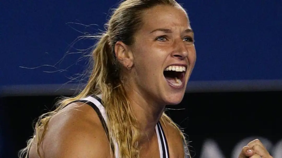Dominika Cibulková mala po zápase s Azarenkovou veľkú radosť.