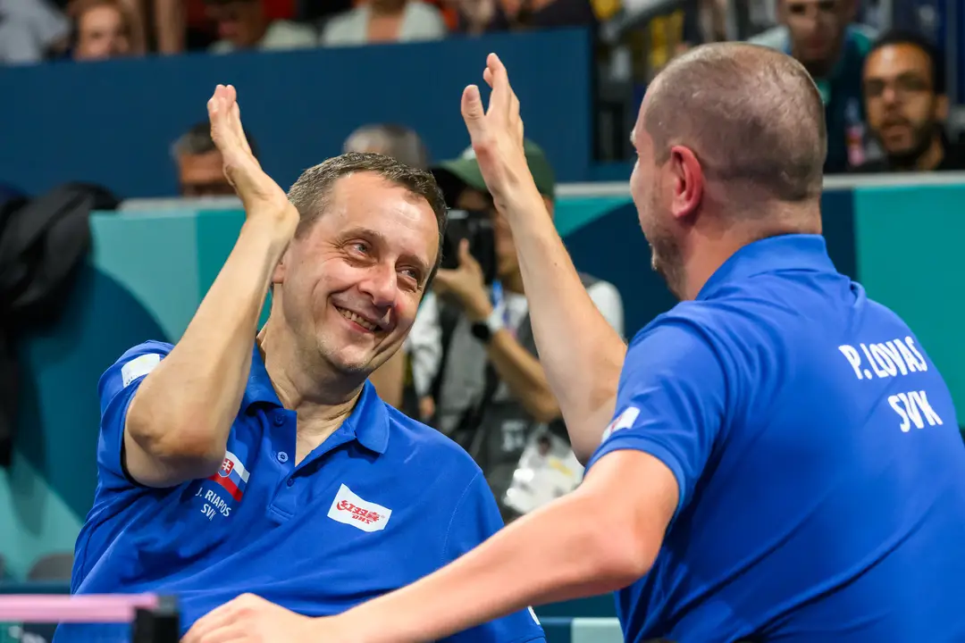 Slovenskí reprezentanti v parastolnom tenise Peter Lovaš a Ján Riapoš