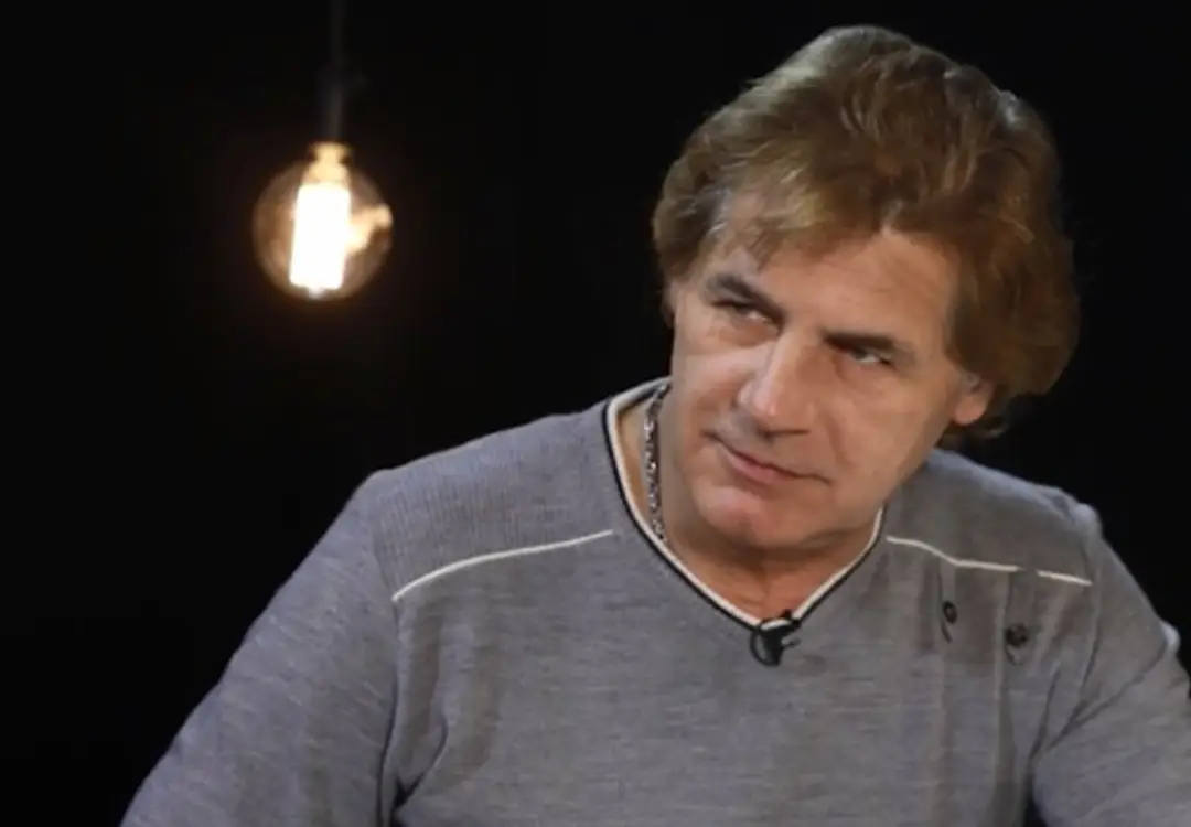 Roberto naodpovedal správne aj napriek tomu, že odpoveď mal na tričku. 
