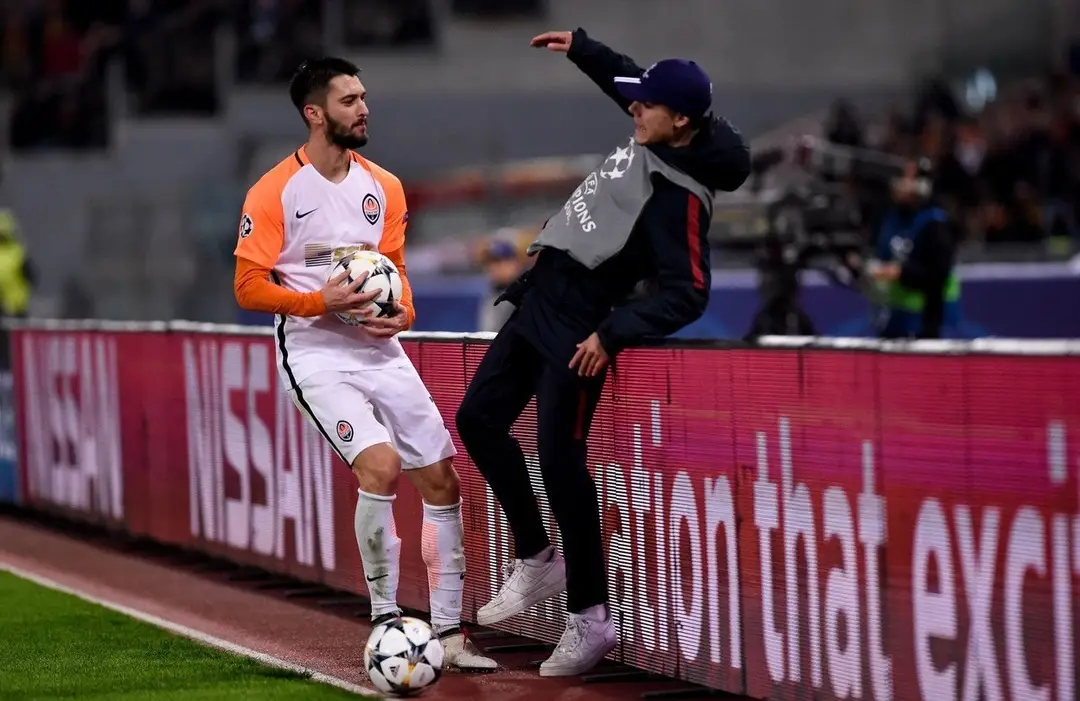 Facundo Ferreyra sotil podávača lôpt.