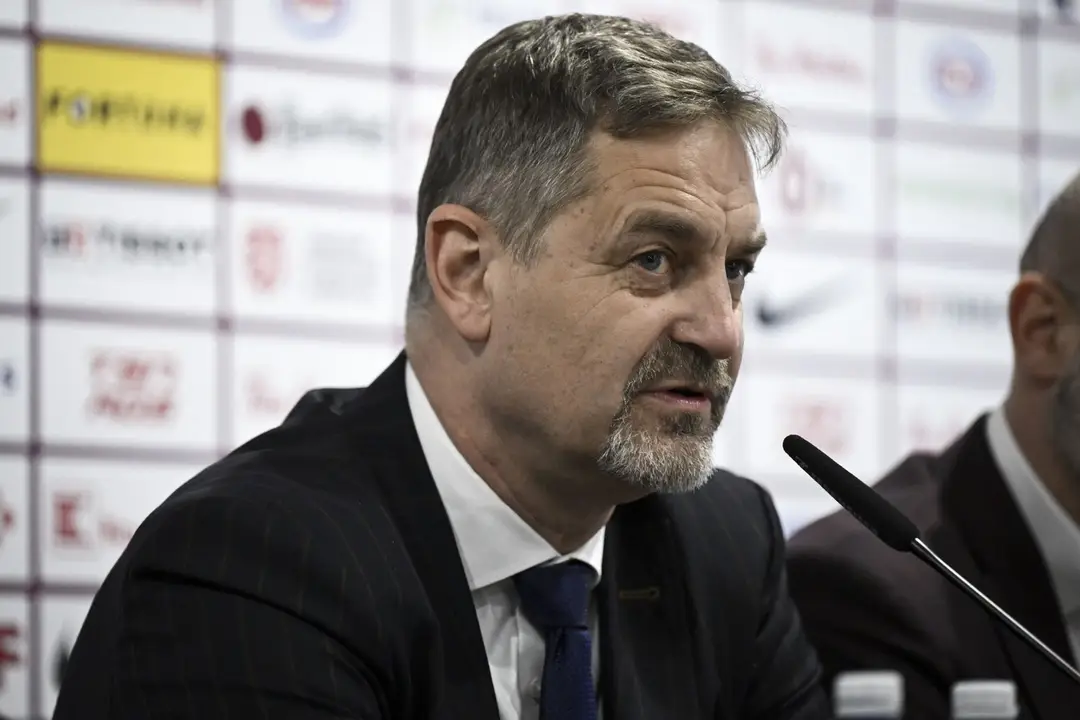 Viceprezident IIHF Petr Bříza.