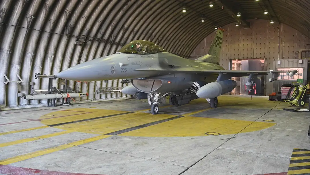 Stíhačka F-16.