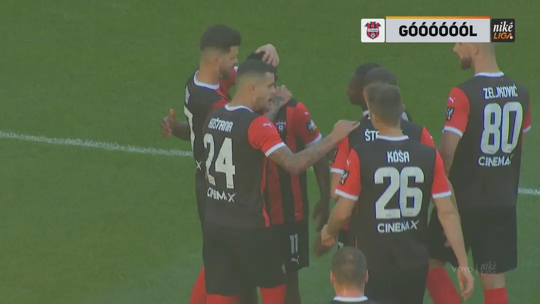 Futbalisti Trnavy sa tešia z gólu.