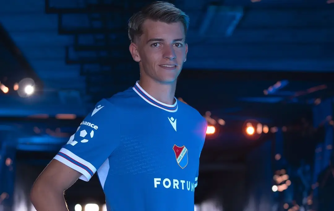 Artúr Musák už odetý v ostravskom drese.