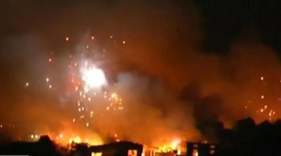 REUTERS_china-disasterfireworks_factory_fire_1149web_jpg_bez_watermarku_1.jpg
