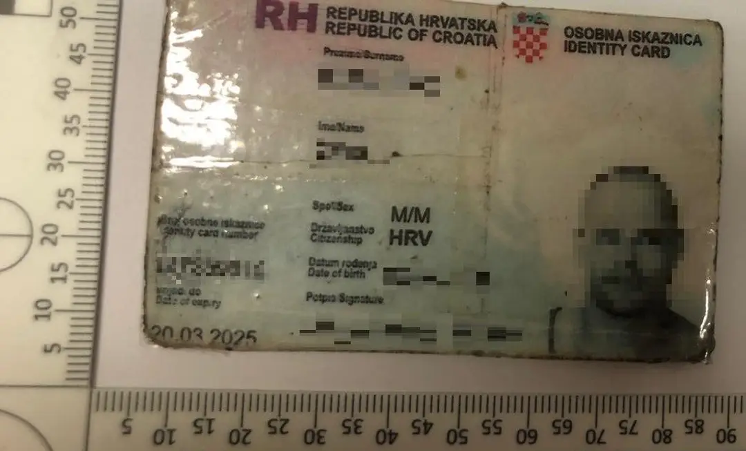Policajti zadržali medzinárodne hľadaného muža