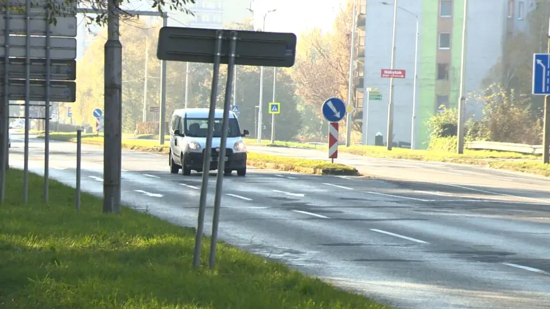 Na ceste v Leviciach žiadajú bezpečnostné prvky. 