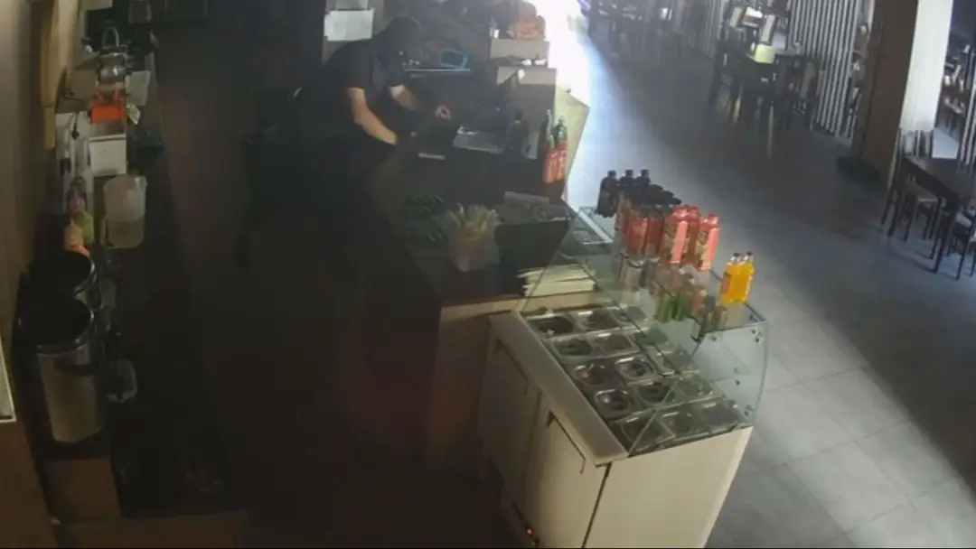 Mladík strávil celú noc zamknutý v reštaurácií