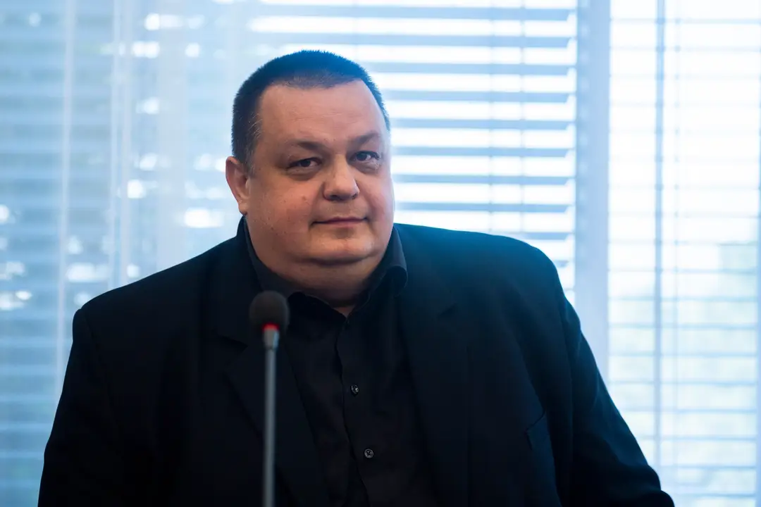 Na snímke hlavný hygienik Ján Mikas.