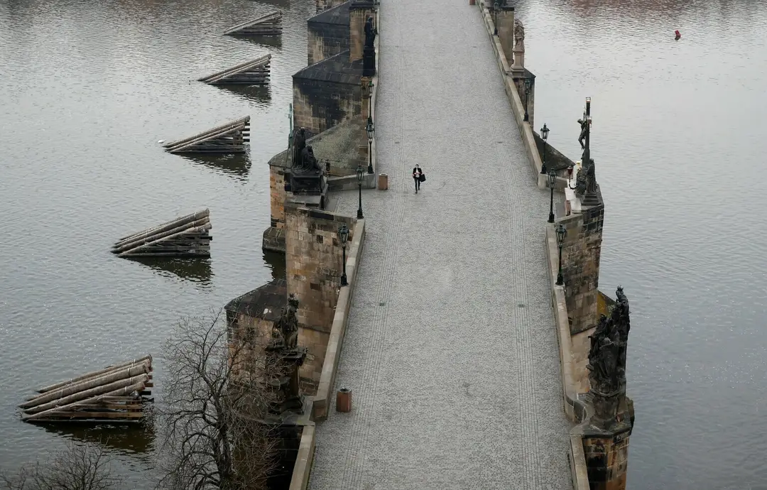 Karlov most v Prahe.