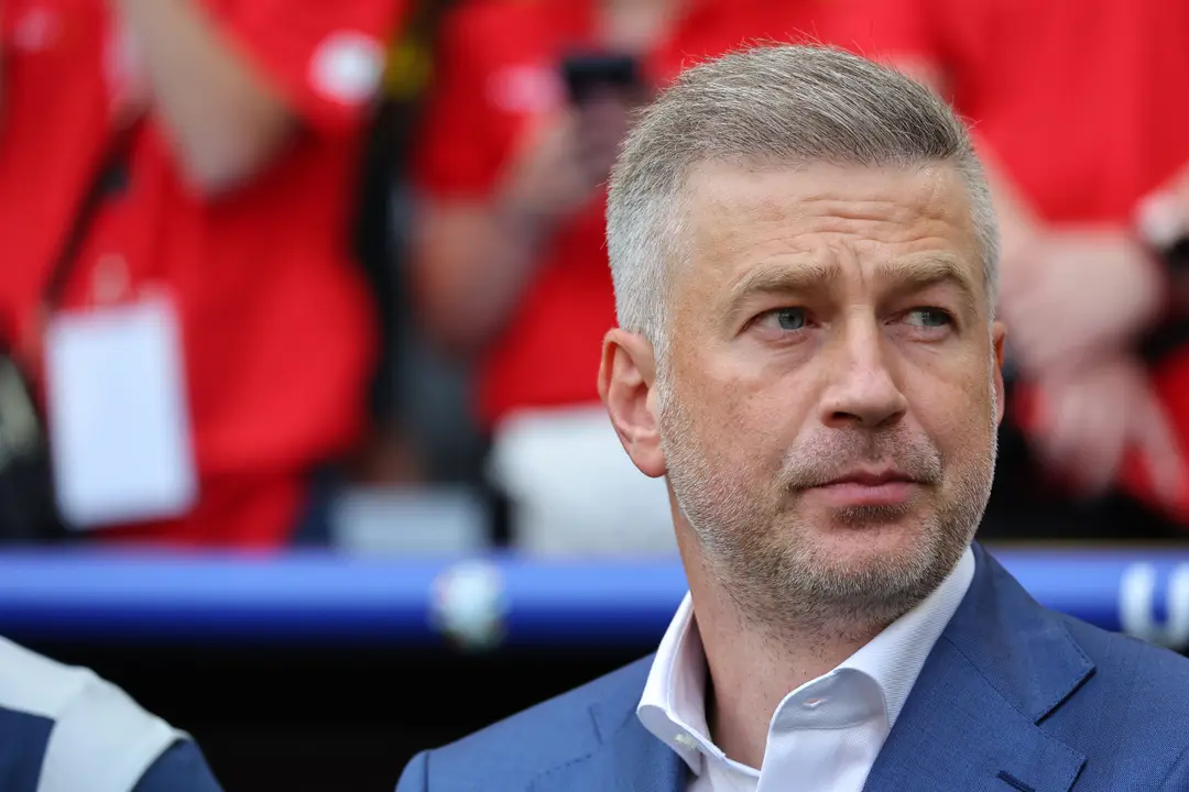 Tréner rumunskej futbalovej reprezentácie Edward Iordanescu.