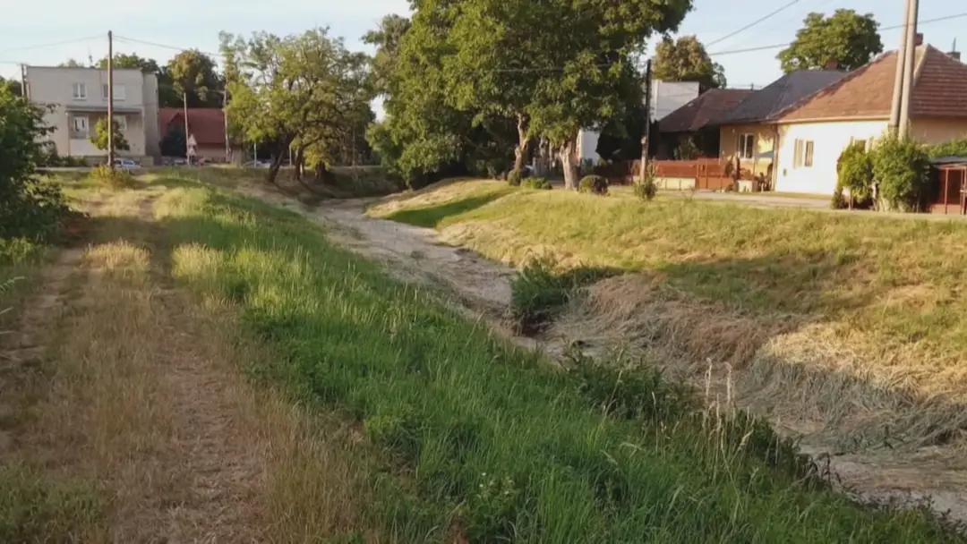 Nevídaný úkaz, z extrémneho tepla vyschol 15-kilometrový úsek rieky Bodva.