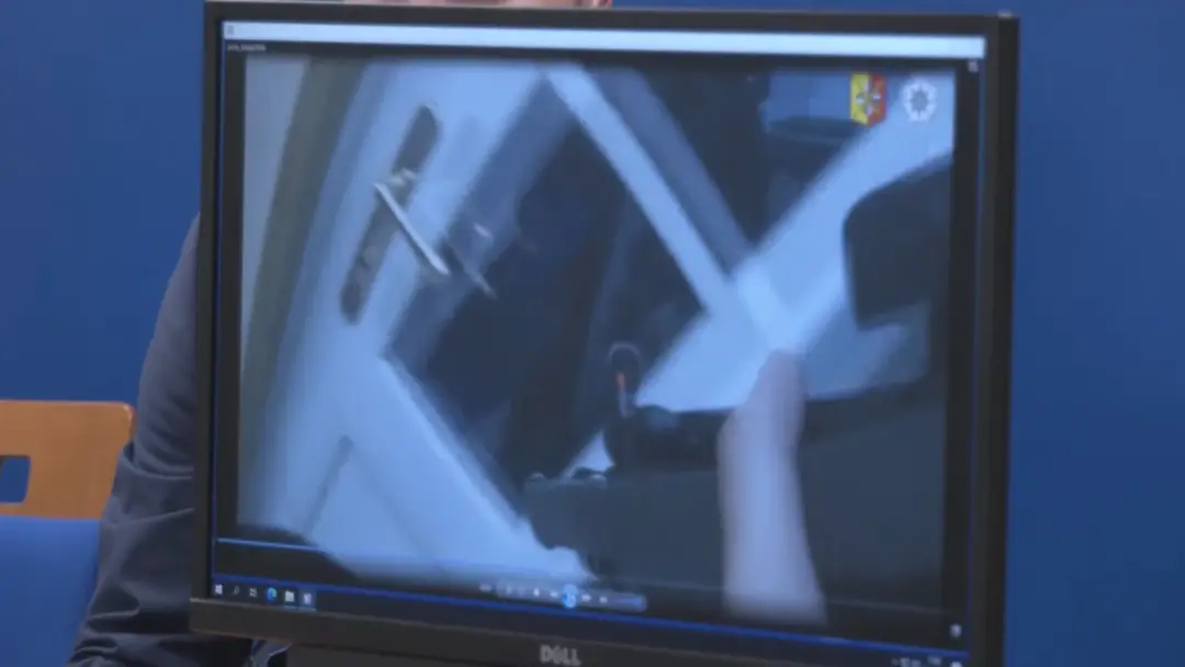 Polícia zverejnila zábery zo zásahu na pražskej univerzite.