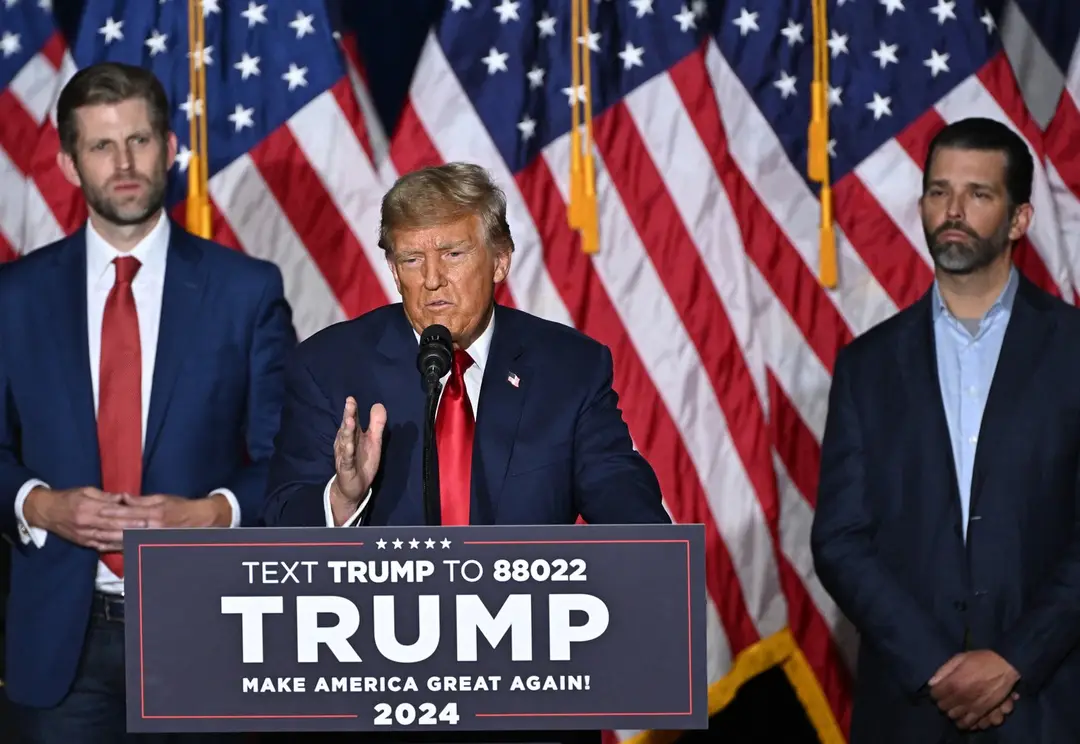 Donald Trump so svojimi synmi.