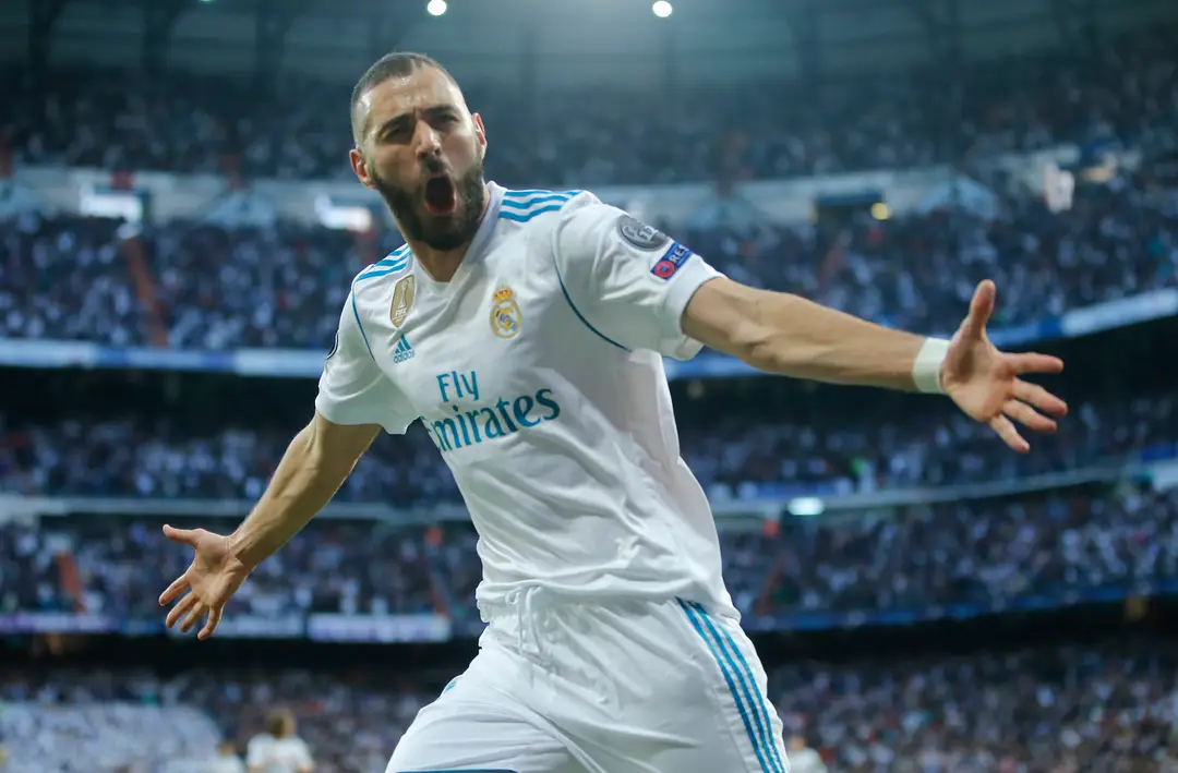Karim Benzema z Realu jasá po góle.