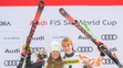 Petra Vlhová s víťazkou Valerie Grenierovou.
