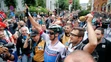 Peter Sagan oslavuje krátko po dojazde do cieľa.