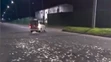 Všetky peniaze po ceste zozbierali.