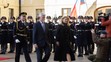 Na snímke český prezident Petr Pavel a slovenská prezidentka Zuzana Čaputová počas privítacieho ceremoniálu na Pražskom hrade. 
