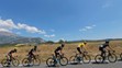 Cyklisti stúpajú na kopec počas 16. etapy Tour de France