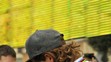 Peter Sagan rozdáva podpisy fanúšikom na Mariánskom námestí v Žiline.