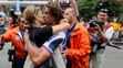 Slovenský cyklista Peter Sagan takto bozkával svoju ešte priateľku Katarínu Smolkovú v roku 2015.