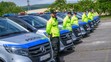 Policajti pri nových služobných vozidlách