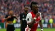 Útočník Ajaxu Bertrand Traoré sa teší z gólu proti Lyonu v semifinále EL. 