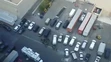 Ozbrojený muž sa zabarikádoval v autobuse.