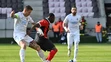 Vpravo hráč Spartaka Kelvin Ofori a kapitán Slovana Juraj Kucka v 6. kole nadstavbovej časti Niké ligy skupiny o titul.