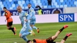 Zľava Jaba Kankava (Slovan Bratislava) a Dalibor Takáč (MFK Ružomberok) počas zápasu 14. kola Fortuna ligy.