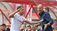 Futbalista Trenčína Njegoš Kupusovič (vľavo) a tréner Trenčína Ilija Stolica.
