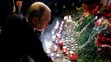 Putin položil kvety k stanici metra v Petrohrade.