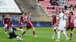 Na snímke gólová situácia na 0:1 pre Trnavu, vľavo brankár Podbrezovej Adam Danko.