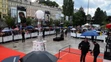 Dav čakal na Johnnyho Deppa aj v daždi.