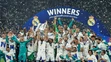 Futbalisti Realu Madrid oslavujú víťazstvo.