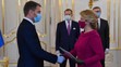 Prezidentka Zuzana Čaputová  vymenúva Igora Matoviča za premiéra.