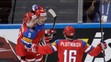 Dmitrij Orlov (v strede) z Ruska sa raduje so spoluhráčmi z gólu vo štvrťfinále MS 2017 proti Česku.